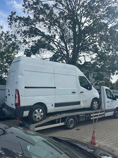 Holowanie Warszawa - Pomoc Drogowa Warszawa - Laweta Warszawa 24h